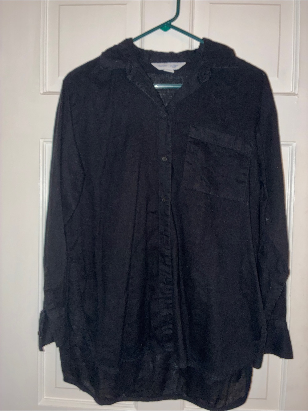 Old Navy Black Long-Sleeve Button-Down Shirt